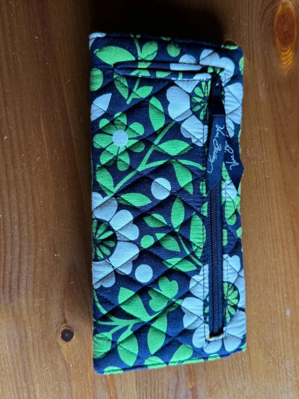 Vera Bradley Lucky You Trifold Magnetic Closure Wallet Green Navy Print Floral